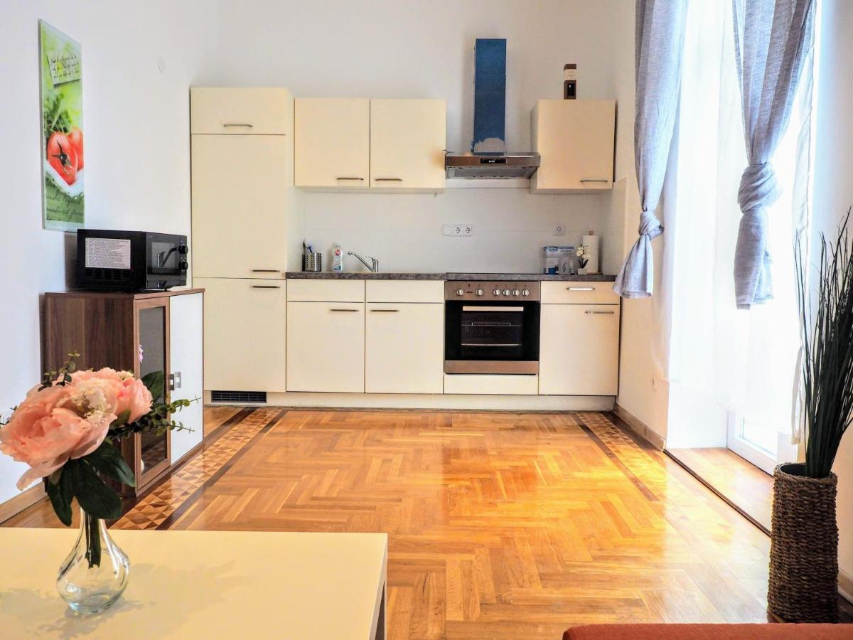 City Villa Schoenbrunn Apartments - Contactless 24H Check-In 비엔나 외부 사진